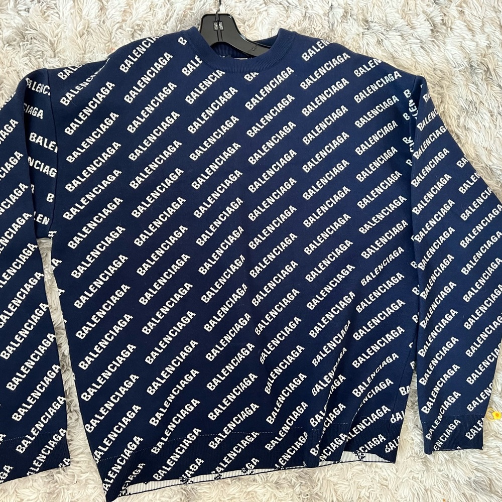 Authentic, never worn! - Picture 2 of 2